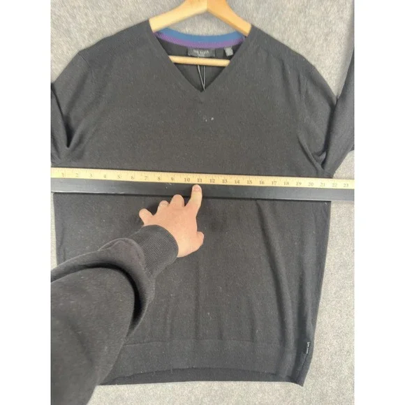 Ted Baker Sweater Mens 2XL Black Wool V Neck Textured Detail Lightweight NWT - Picture 10 of 16